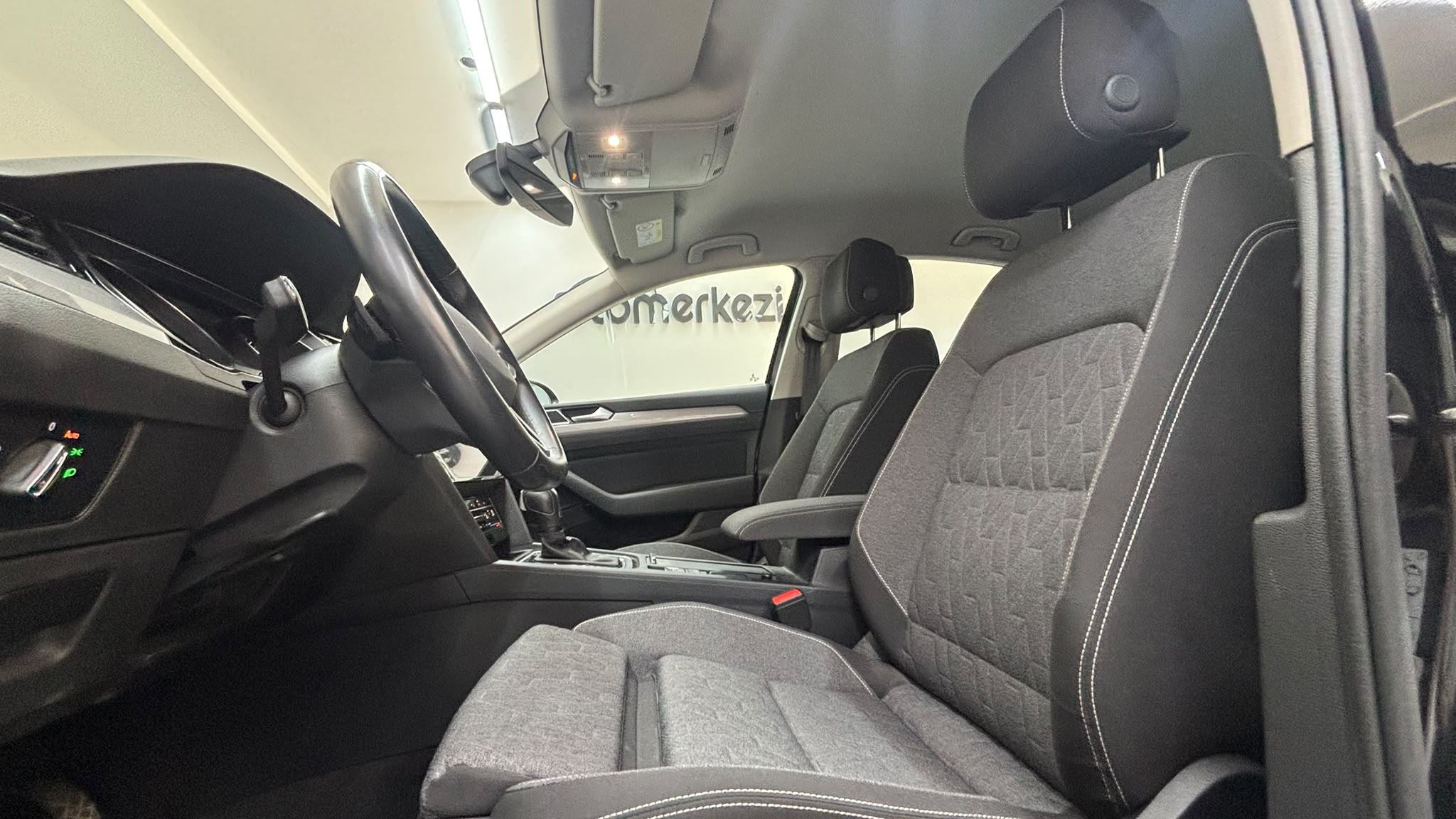 VOLKSWAGEN PASSAT 19